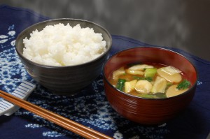 ご飯と味噌汁